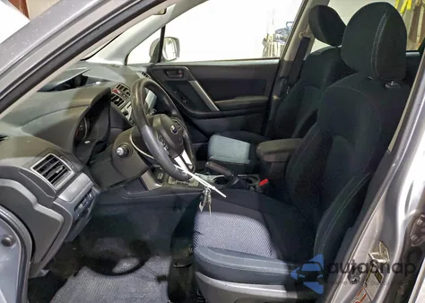 2017 Subaru Forester 2.5I Premium z USA, uszkodzony, nr VIN JF2SJAEC2HH534923